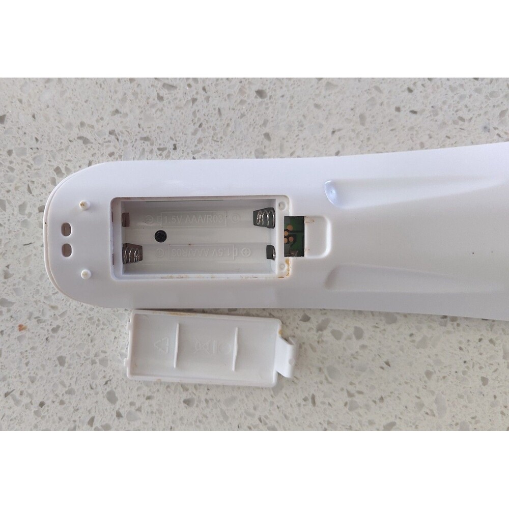Flipper Simple Big Button Universal Remote Control - Picture 4 of 4